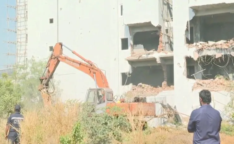 HYDRA Ready For Demolish Illegal Constructions At Madhapur