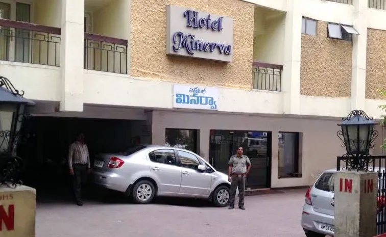 Fire Accident At Minerva Kitchen Hotel In Himayatnagar