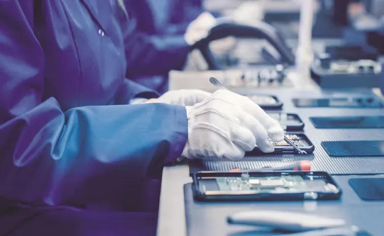 Foxconn and Dixon Urge Government To Release Pending Subsidies