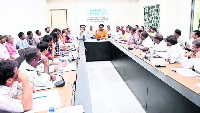 నిష్పక్షపాతంగా ఎన్నికల నిర్వహణ