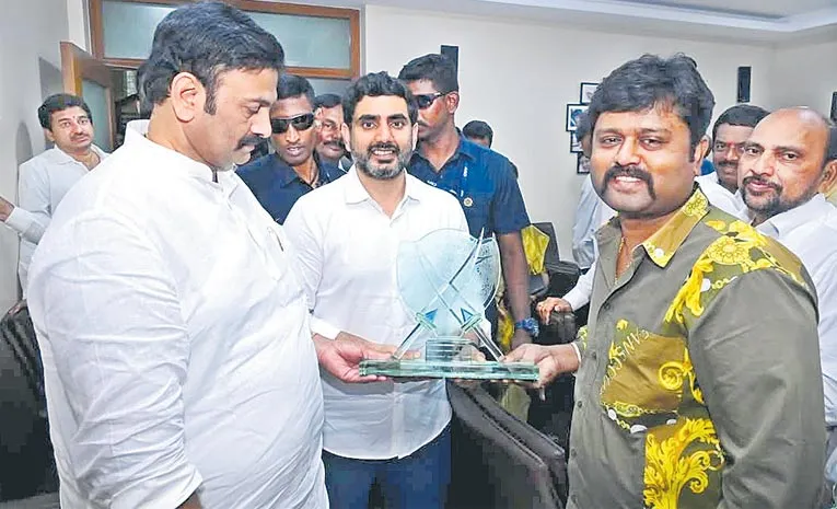 SOT Police Arrested TDP Leader Shiva Kumar Varma In Hyderabad 