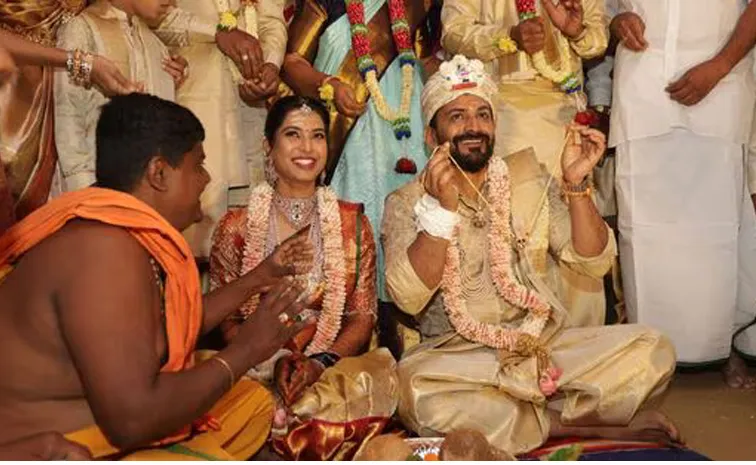 Pushpa Villain Daali Dhananjay knot with Dhanyatha in a grand wedding