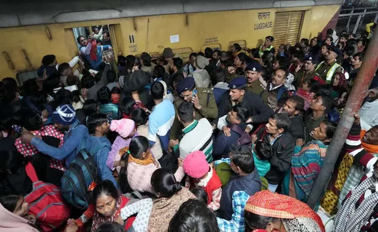 5 Victims of Delhi Stampede Fallen From Traumatic Asphyxiaictims