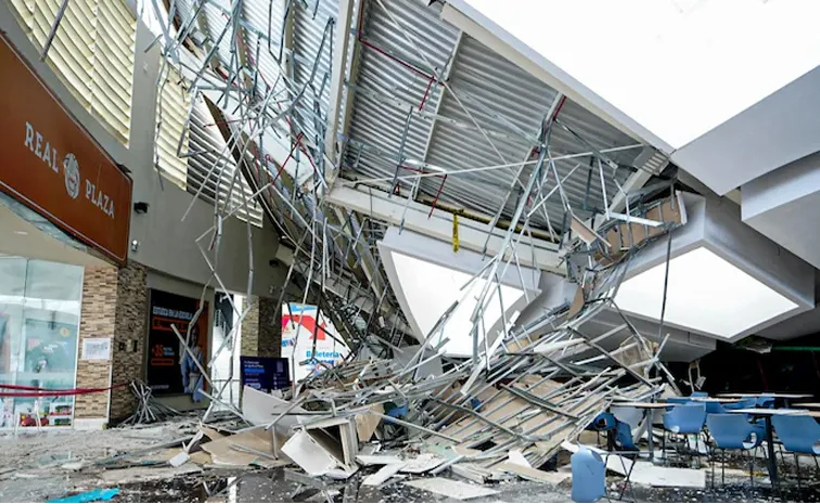 Food Court Roof Collapsed In Peru