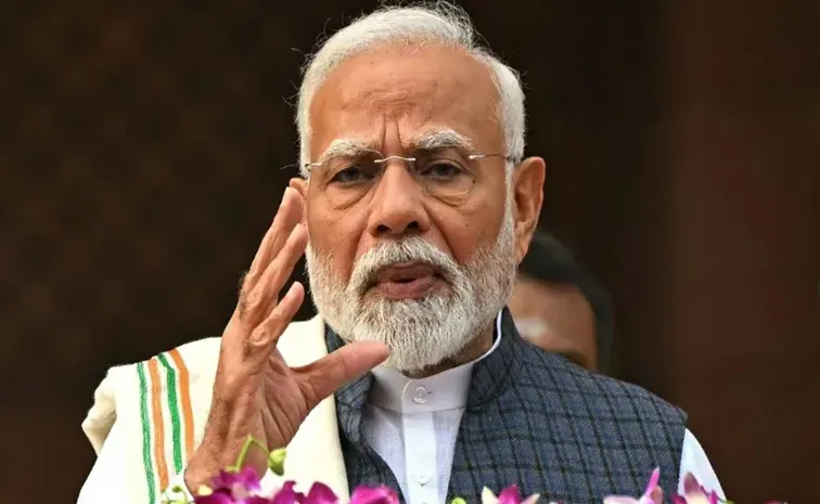 PM Modi Praises Telangana Teacher In Mann ki baat