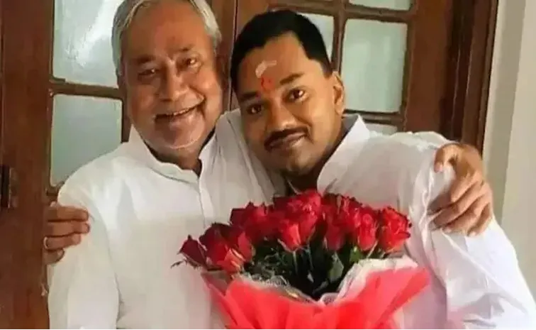 RJD Leader Tejashwi Yadav Comments On CM Nitish Kumar's Son