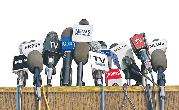 Sakshi Guest Column On Chandrababu Govt not allowing Media in Assembly