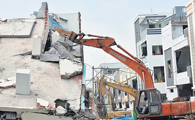 HYDRAA Demolishes Continue in Shamshabad Municipality