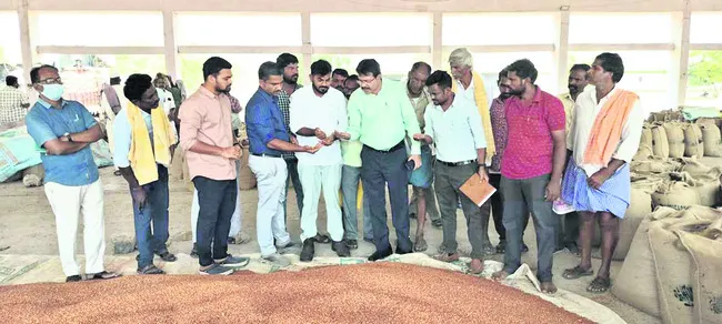 రైతుల సమస్యలు పరిష్కరిస్తాం
