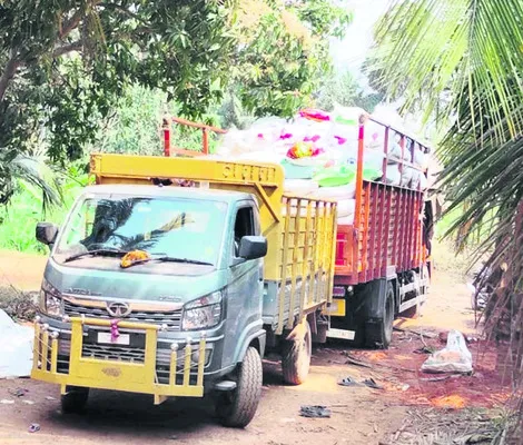 అక్రమంగా రవాణా చేస్తున్న రేషన్ బియ్యం సీజ్