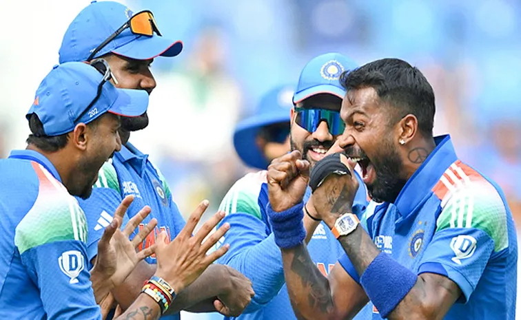 India will beat Australia by 1 run to win Champions Trophy Michael Clarke 