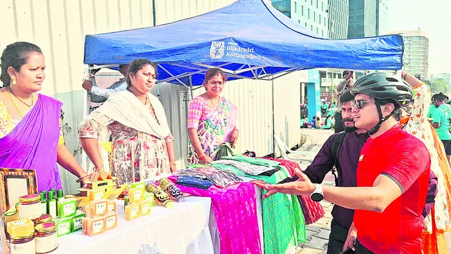 మహిళా ఉత్పత్తులకు హైదరాబాద్లో విశేష ఆదరణ