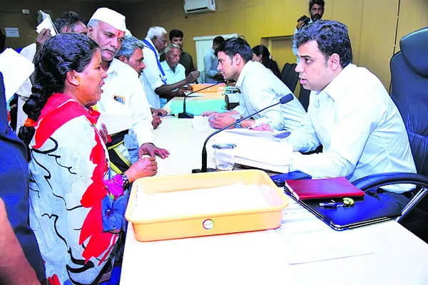 అర్జీల పరిష్కారంపై శ్రద్ధ చూపాలి