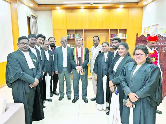 హైకోర్టు న్యాయమూర్తి దృష్టికి జిల్లా కోర్టు సమస్యలు