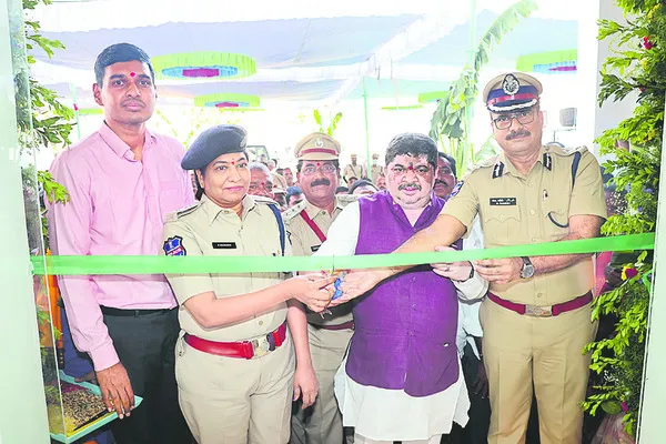 సత్వర న్యాయం అందాలి