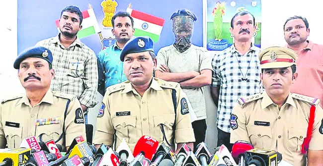 15 రోజులు..4 చోరీలు