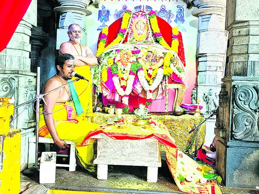స్వర్ణగిరీశుడికి తిరుప్పావడ సేవ