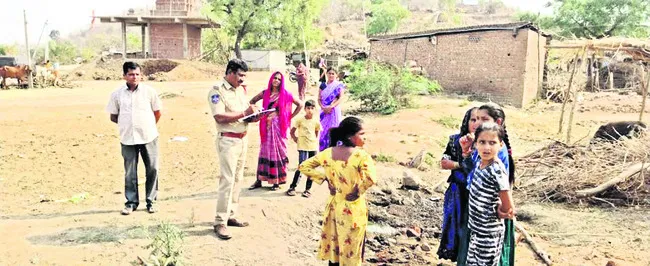 రోడ్డు నిర్మాణంపై ఇరువర్గాల మధ్య ఘర్షణ 