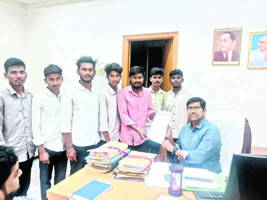 విద్యారంగానికి నిధులను కేటాయించాలి