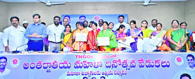 ఆత్మవిశ్వాసంతో సాగితే అద్భుతాలు