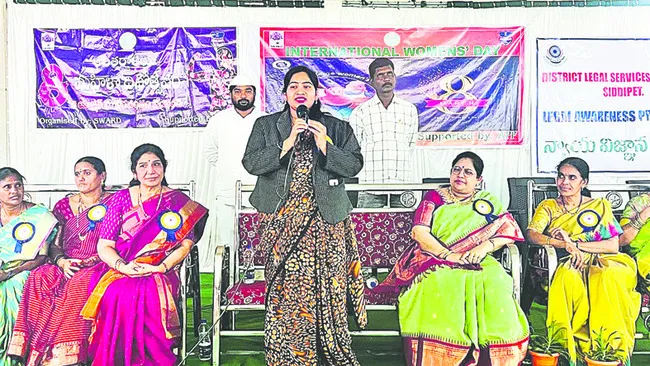 చట్టాలను సద్వినియోగం చేసుకోవాలి 
