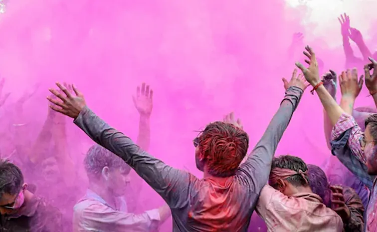 Holi 2025 celebrations and trends