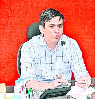 ‘స్వర్ణాంధ్ర, స్వచ్ఛాంధ్ర’ను విజయవంతం చేయండి