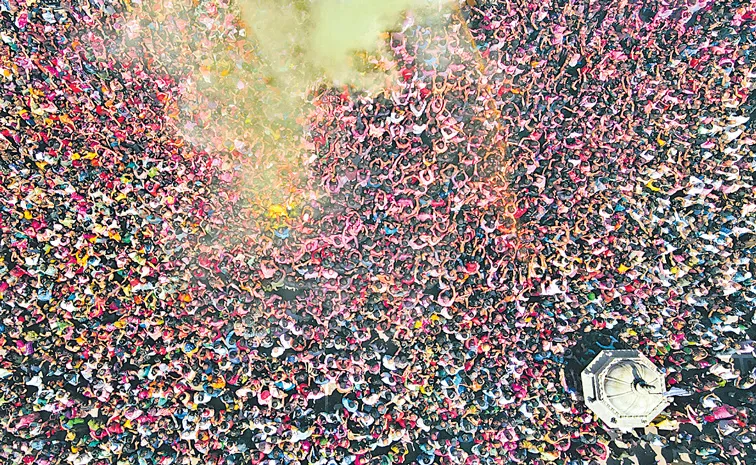 Holi Celebrated Peacefully, Namaz and Ramzan Prayers Held Without Disturbance