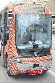 Driverless bus of future is tested in Barcelona9