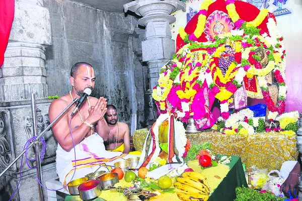 యాదగిరి క్షేత్రంలో సంప్రదాయ పూజలు