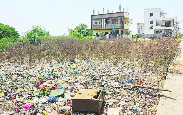          పారిశుద్ధ్య సిబ్బంది కొరత 
