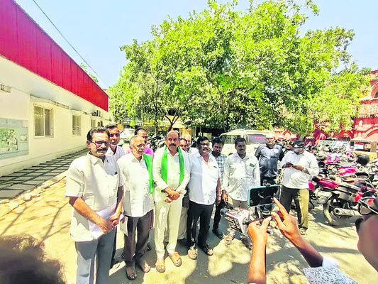 ధాన్యం ధరలు పతనమయ్యాయి 
