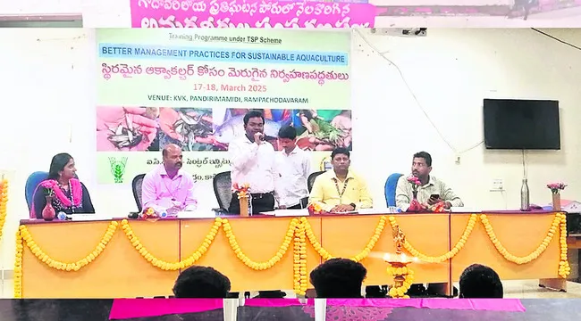 మంచినీటి చేపల పెంపకంపై శిక్షణ 
