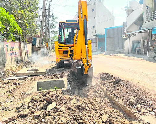 ● కొత్త కాలనీల్లో సమస్య 

