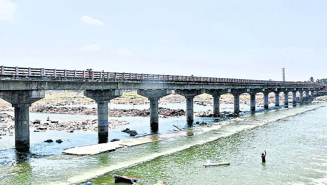 మున్నేరుపై కొత్త వంతెనలు