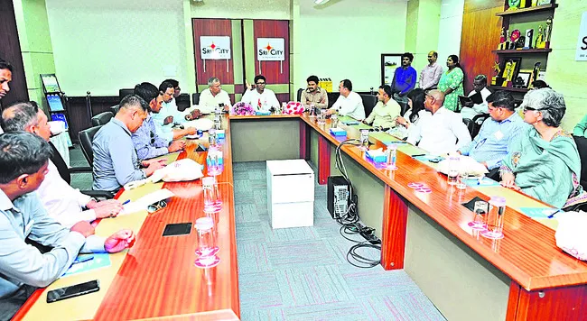 శ్రీసిటీలో నేషనల్ డిఫెన్స్ కళాశాల అధికారులు