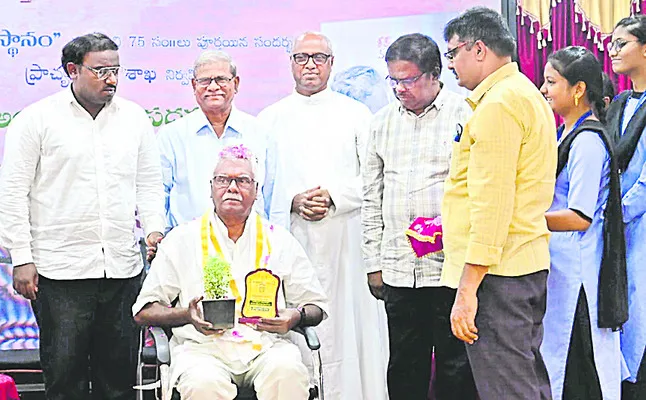 కష్టజీవిని కావ్య నాయకుడిని చేసిన శ్రీశ్రీ