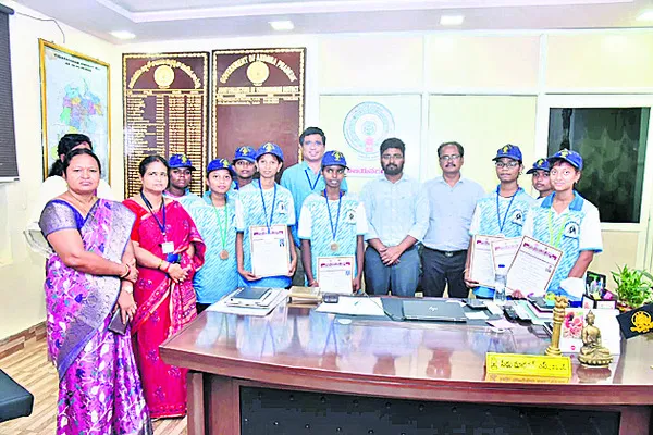జూడో విజేతలకు జేసీ అభినందనలు