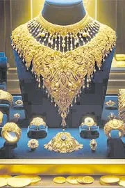 Gold continues record run breaches Rs 91000 in Delhi6