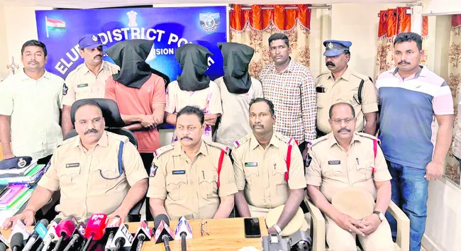 దారి దోపిడీ కేసులో ముగ్గురి అరెస్ట్‌ 