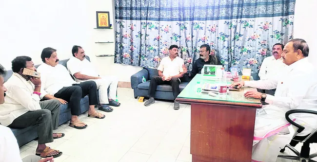 జెడ్పీ ఛైర్మన్ ఎన్నికలపై మంతనాలు