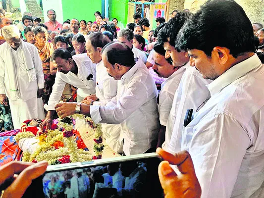 రైతులను ఆదుకోని ప్రభుత్వం
