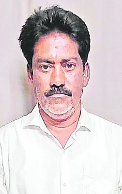 రోడ్డు ప్రమాదంలో పీఏసీఎస్ మాజీ అధ్యక్షుడు దుర్మరణం