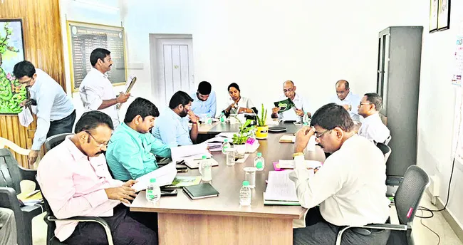 అటవీ పనుల వేతనాల పెంపు 