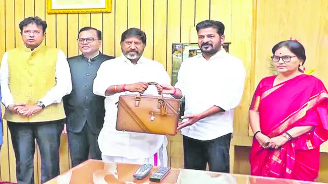 షాద్నగర్కు ‘లక్ష్మీదేవి’ కటాక్షం