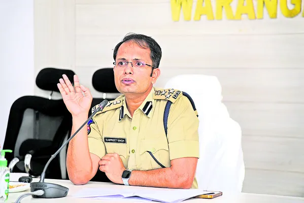భూకబ్జాలు, రౌడీషీటర్లపై సమాచారం సేకరించండి