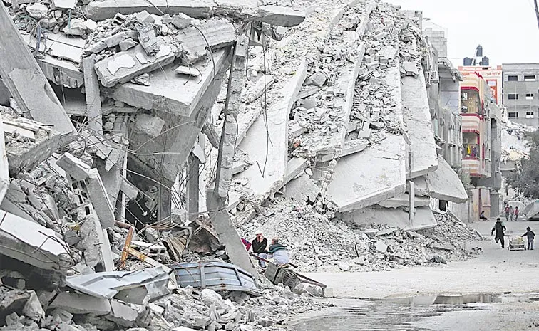 Israeli strikes 110 dead Palestinians in predawn Gaza assault