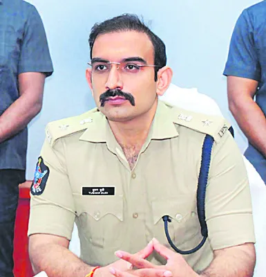 బెట్టింగ్లకు పాల్పడితే జీవితం అంధకారమే !