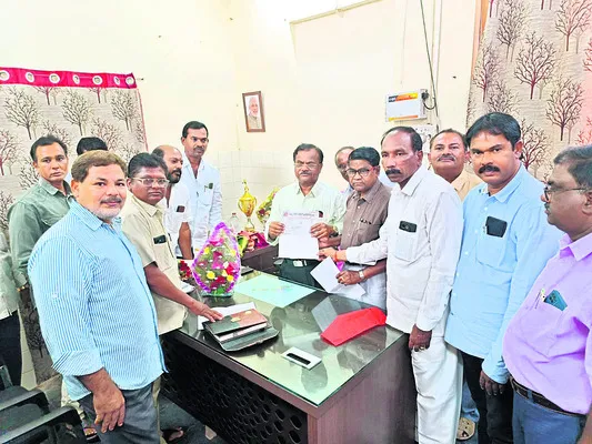 ఆరోగ్య శాఖలో పదోన్నతులు కల్పించండి