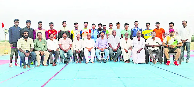 కబడ్డీ జట్టుకు అభినందనలు